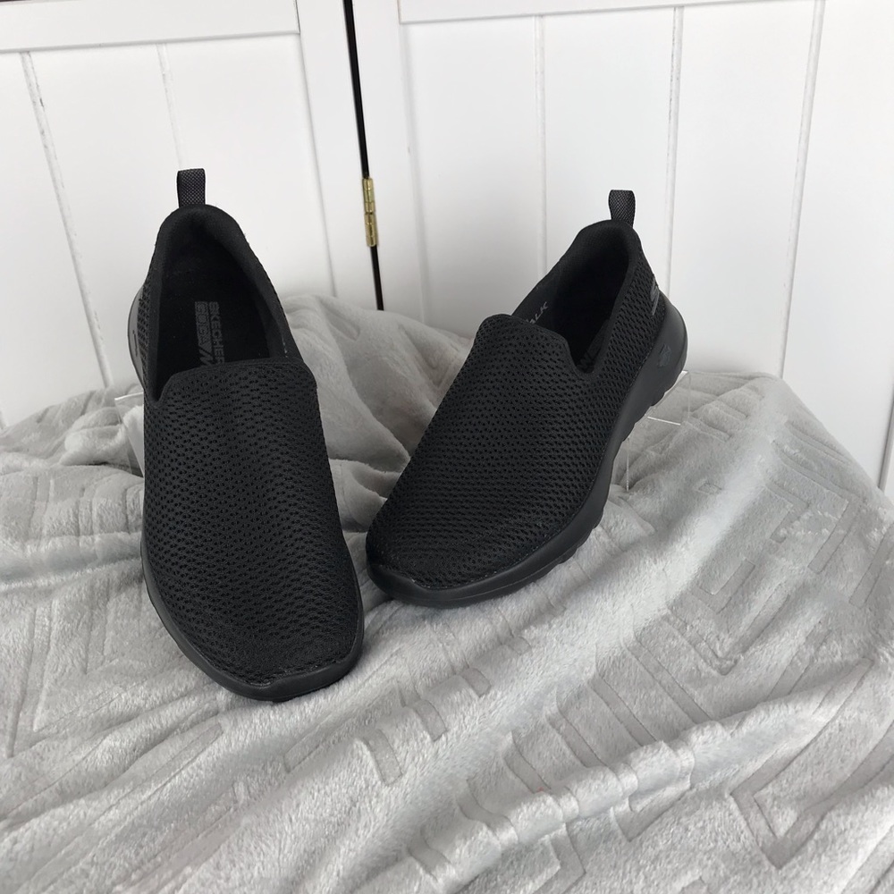 Sketchers Goga max in Black. Sz 6